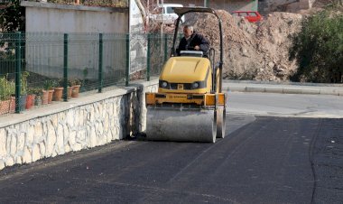 Toroslar'da Üst Yapı Çalışmaları İle Yollar Yenileniyor