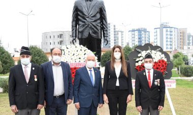 Rauf Denktaş Ve Dr. Fazıl Küçük,  Toroslar'da Törenle Anıldı