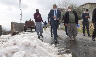 Başkan Bozdoğan Ceviz Büyüklüğünde Yağan Dolu’nun Bölgeye Verdiği Zararı Yerinde İnceledi