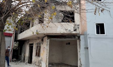 Akdeniz’de Can Güvenliğini Tehdit Eden  Metruk Yapılar Kontrollü Şekilde Yıkılıyor