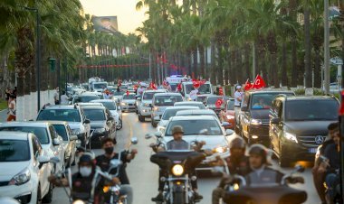 Büyükşehir’in 19 Mayıs Coşkusu Mersin’in Caddelerini Kuşattı