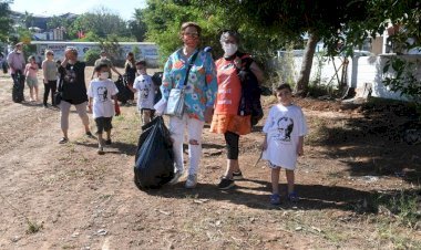 Gönüllülerden Çevre Temizliği