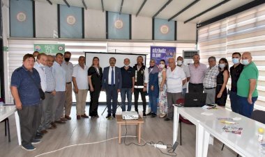 Tarsus Belediyesi Öncülüğünde Muhtarlara Bağımlılıkla Mücadele Eğitimi Verildi