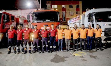 Mersin Büyükşehir Ekipleri, Sele Teslim Olan Şehirler İçin Yola Çıktı