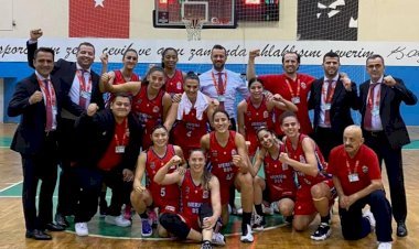 Kadın  Hentbol  Takımı 1. Lig’de İlk  Galibiyetini  Aldı