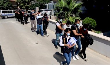 Mersin’de Kurdukları  Sanal  Jigolo  Sitesiyle 182 Kişiyi  1 Milyon  100 Bin  TL Dolandırdılar