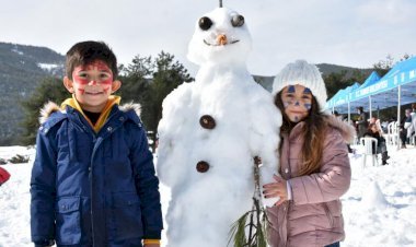 Tarsus’ta 1200 Rakımda Çocukların Kar Eğlencesi