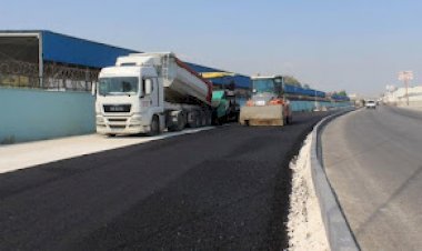 BÜYÜKŞEHIR ASFALT EKIPLERI AKDENIZ ILÇESI ÖZGÜRLÜK MAHALLESINDE