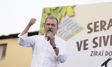 BAŞKAN SEÇER, ‘SERA İPİ, YAPIŞKAN TUZAK VE SIVI GÜBRE DAĞITIM TÖRENİ’NE KATILDI