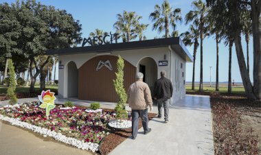 BÜYÜKŞEHİR’İN SAHİL BANDINA KAZANDIRDIĞI MESCİT VATANDAŞLARIN KULLANIMINA SUNULDU