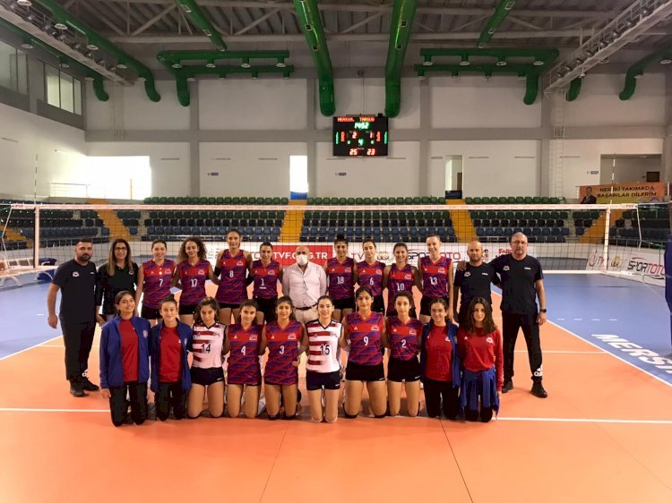 Büyükşehir Kadınlar Voleybol Takımı Fırtına Gibi Esiyor