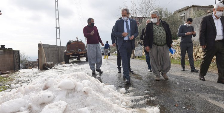 Başkan Bozdoğan Ceviz Büyüklüğünde Yağan Dolu’nun Bölgeye Verdiği Zararı Yerinde İnceledi