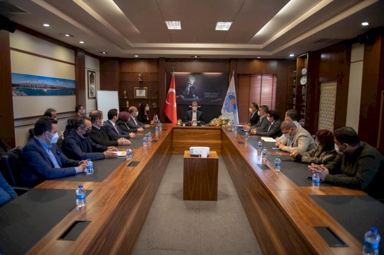 “Mersin’de İki Liman Çalışsın, Kent Rekabetten Kazansın”