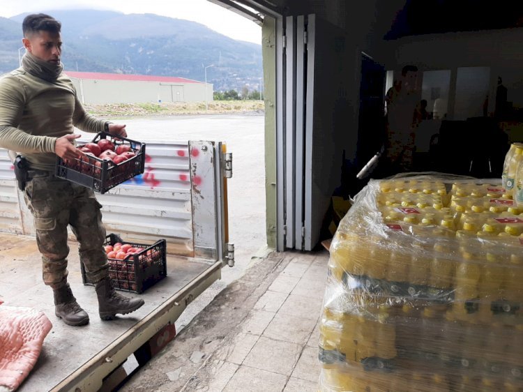 Sınır Ötesi Operasyon Bölgesindeki Mehmetçiklerimize Gönderilmek Üzere Yola Çıkan Ürünler Teslim Edildi