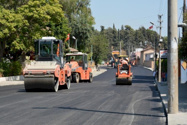 Tarsus’ta Kazım Karabekir Caddesi Sıcak Asfaltla Kaplandı