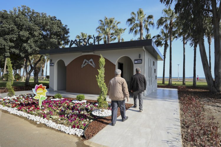 BÜYÜKŞEHİR’İN SAHİL BANDINA KAZANDIRDIĞI MESCİT VATANDAŞLARIN KULLANIMINA SUNULDU