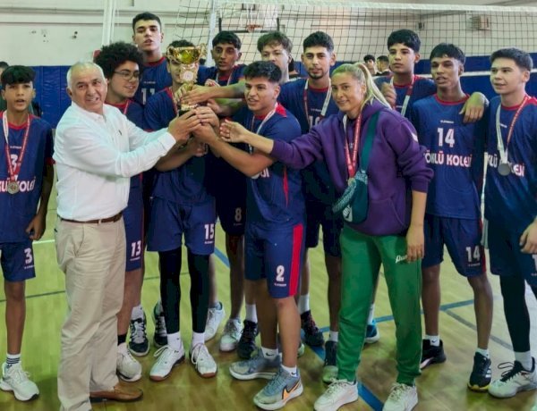 Tarsus Özel Köklü Koleji Voleybolda İlçe Şampiyonu